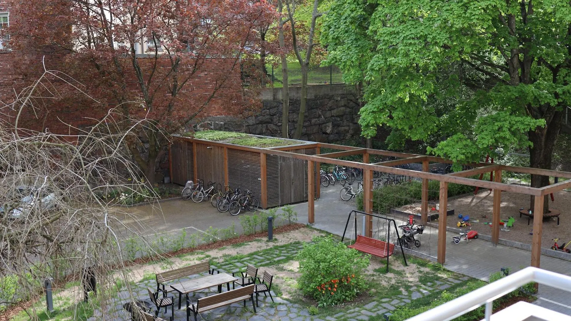 Apartment Urban Oasis - Two Bedrooms - Balcony - Nearby Metro Helsinki