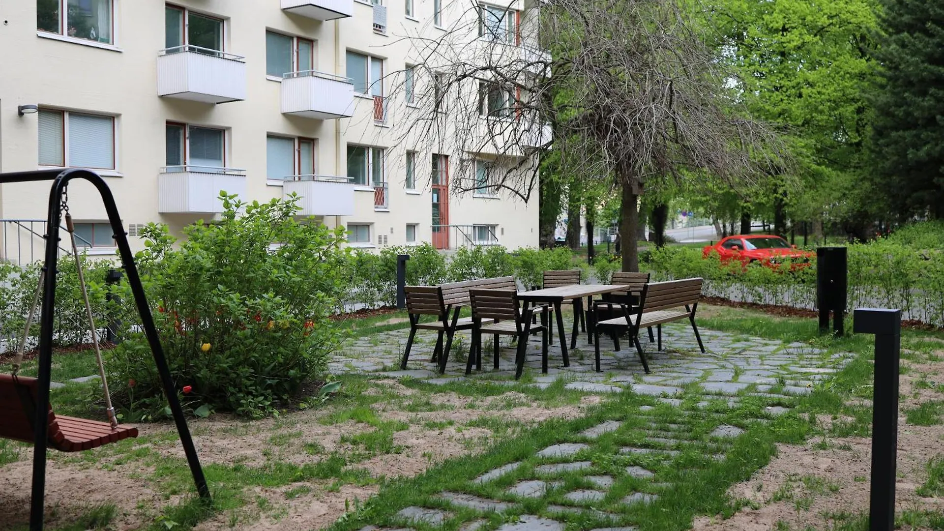 Urban Oasis - Two Bedrooms - Balcony - Nearby Metro Helsinki Finland