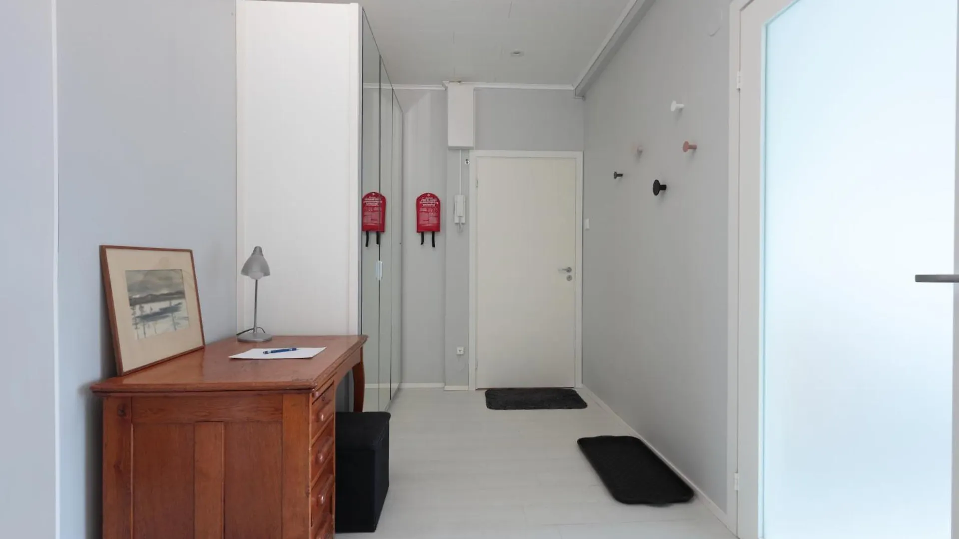 Urban Oasis - Two Bedrooms - Balcony - Nearby Metro Helsinki
