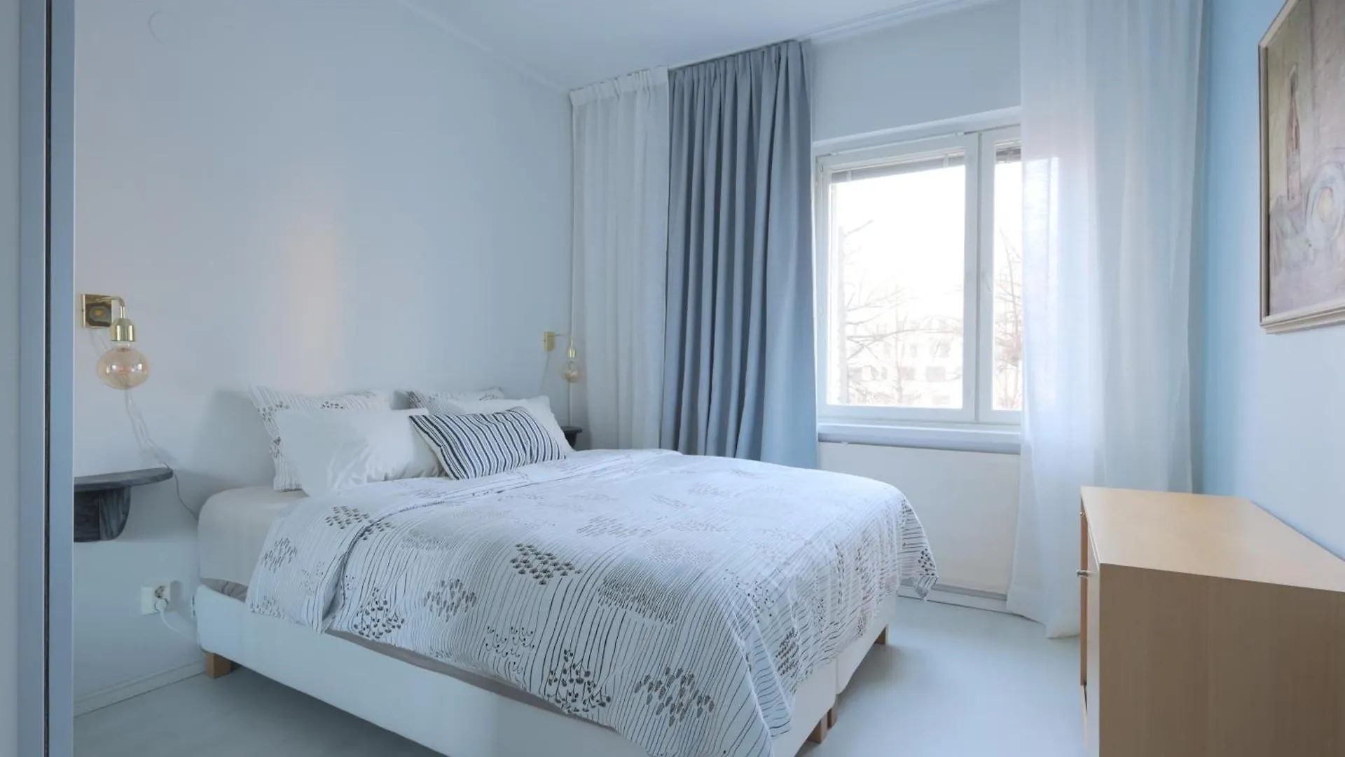 Urban Oasis - Two Bedrooms - Balcony - Nearby Metro Helsinki