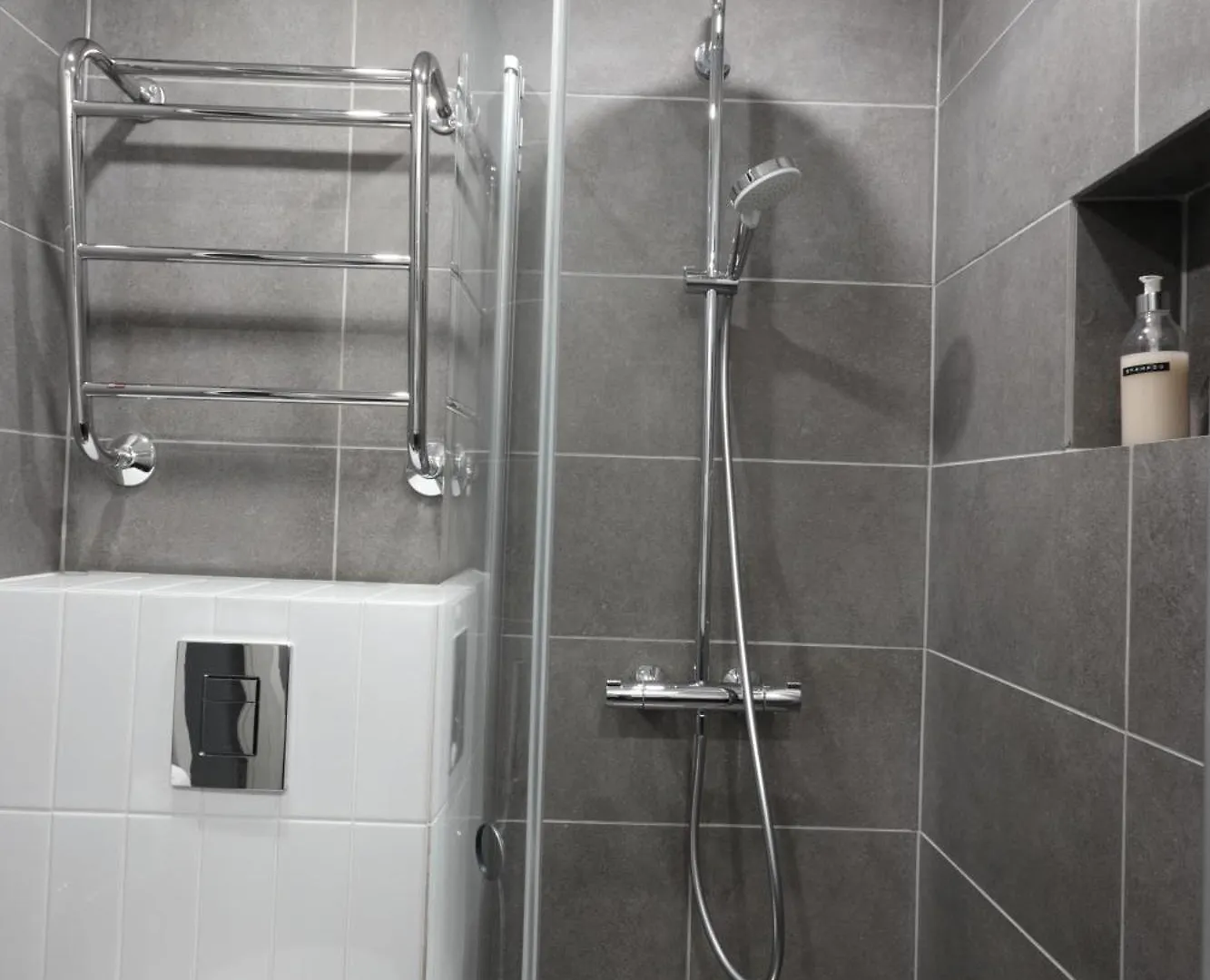 Apartment Urban Oasis - Two Bedrooms - Balcony - Nearby Metro Helsinki
